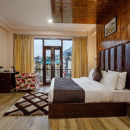 The Spruce Mansion Hotel Manāli Exterior foto