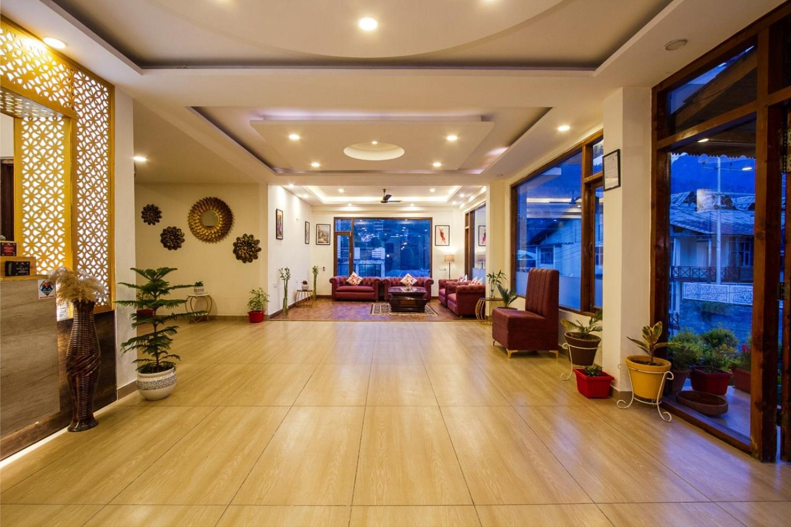 The Spruce Mansion Hotel Manāli Exterior foto