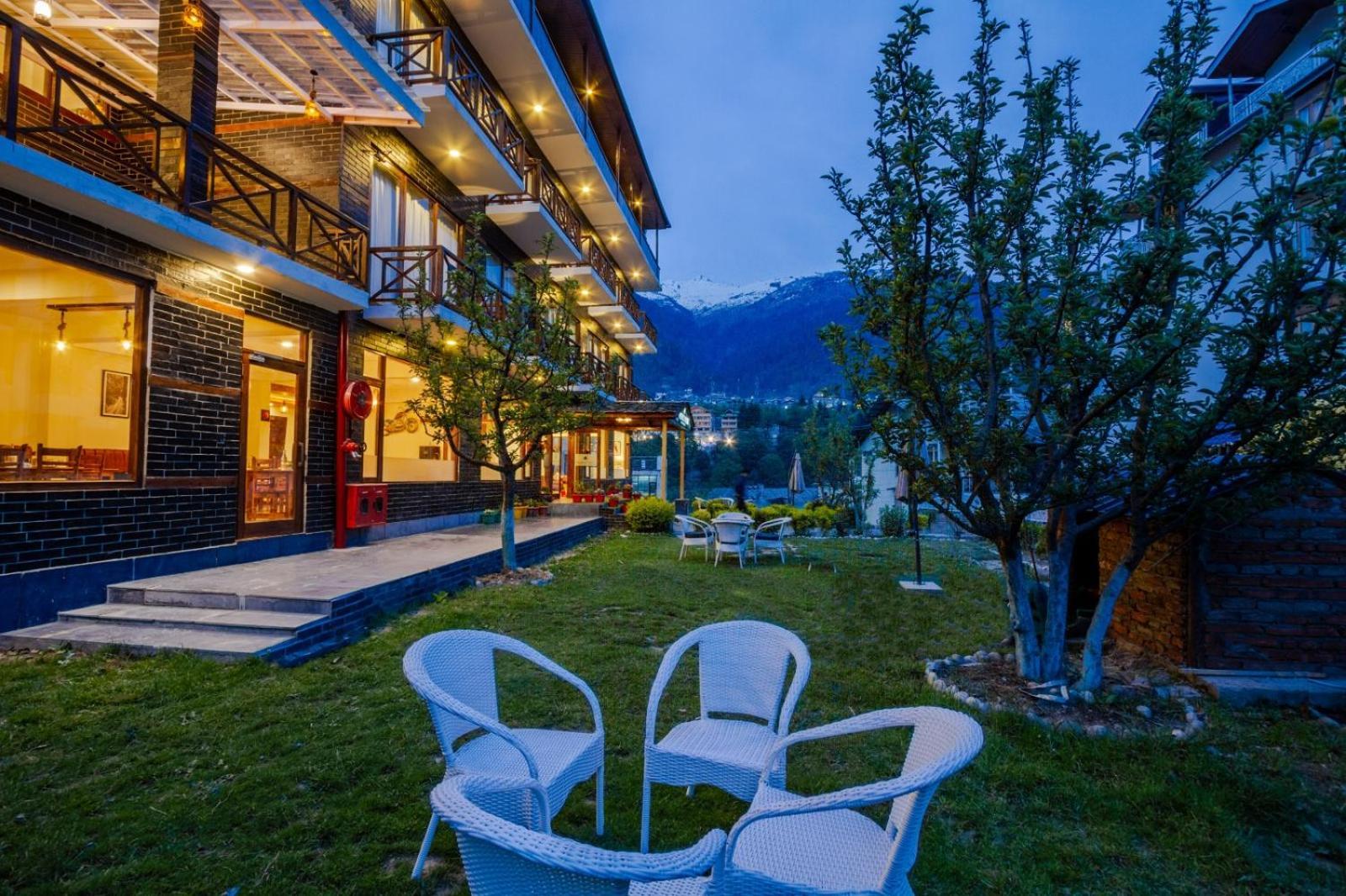 The Spruce Mansion Hotel Manāli Exterior foto