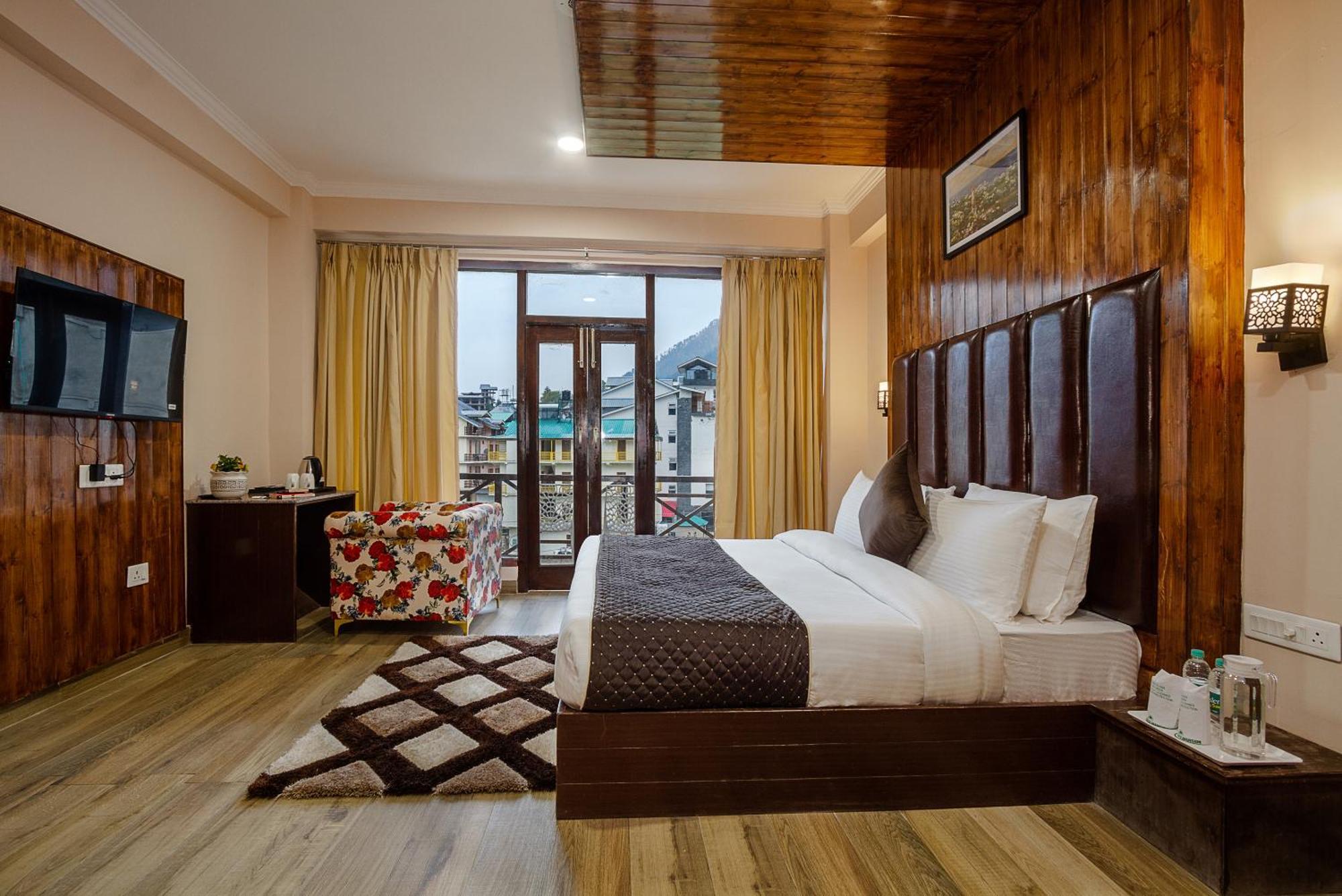 The Spruce Mansion Hotel Manāli Exterior foto