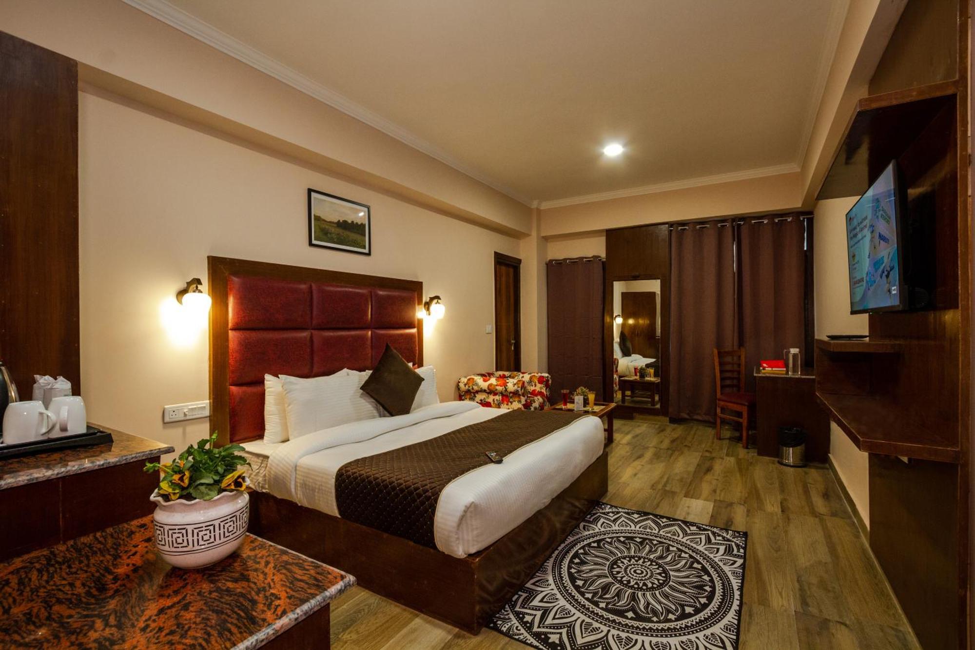 The Spruce Mansion Hotel Manāli Exterior foto